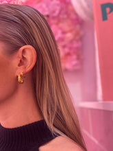 Lovey Earring- 2 pieces
